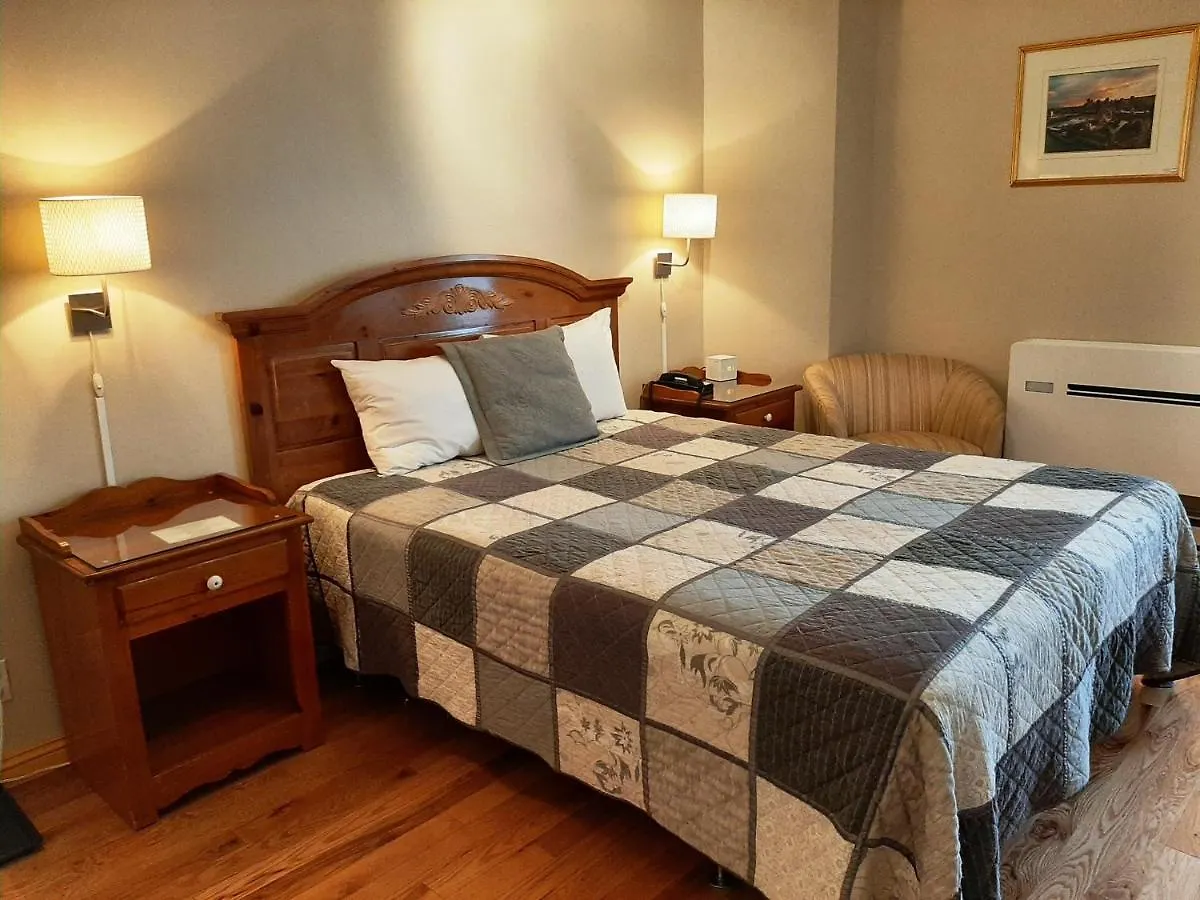Inn Auberge Le Jardin D'Antoine Montreal